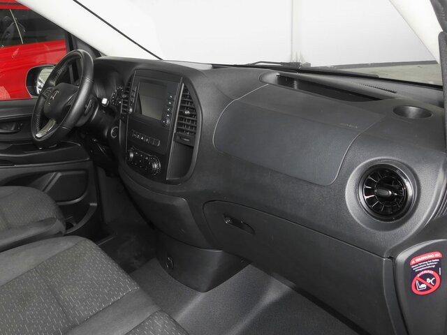 MERCEDES-BENZ Vito 116CDI lang,TourerPro,2Klima,9Sitze,Kamera - Minibús, Furgoneta de pasajeros: foto 2 MERCEDES-BENZ Vito 116CDI lang,TourerPro,2Klima,9Sitze,Kamera - Minibús, Furgoneta de pasajeros: foto 2