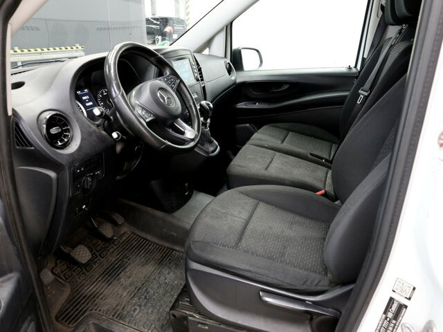 Foto del interior 1: Furgoneta pequeña MERCEDES-BENZ Vito114 KA Kompakt ,Klima,Kamera,Tempomat