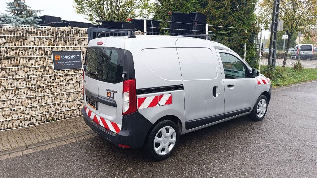 Dacia Dokker Transporter, Kastenwagen, Werkstattschränke  - Furgoneta pequeña: foto 3 Dacia Dokker Transporter, Kastenwagen, Werkstattschränke  - Furgoneta pequeña: foto 3