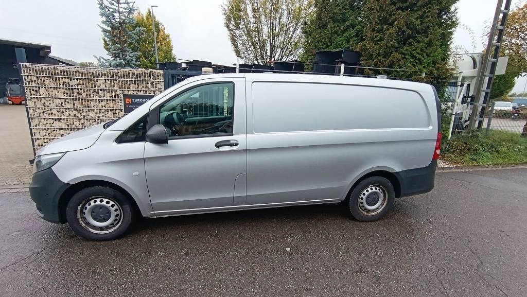 Mercedes-Benz Vito 114 CDI Kasten Werkstattschränke Standheizung - Furgoneta caja cerrada: foto 2 Mercedes-Benz Vito 114 CDI Kasten Werkstattschränke Standheizung - Furgoneta caja cerrada: foto 2