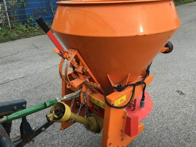 Rasant KT 9045 Kombi Trak Winterdienst Frontlad - Máquina quitanieve: foto 3 Rasant KT 9045 Kombi Trak Winterdienst Frontlad - Máquina quitanieve: foto 3