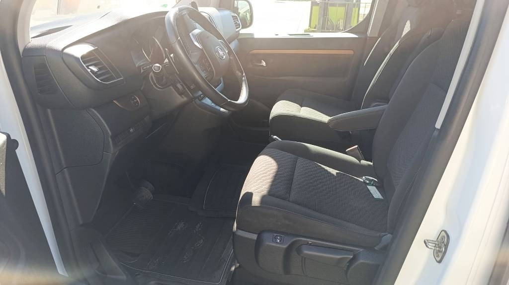 Furgón Toyota Proace 2.0 Van, Kleinbus, 7-Sitzer, Turboschaden: foto 17