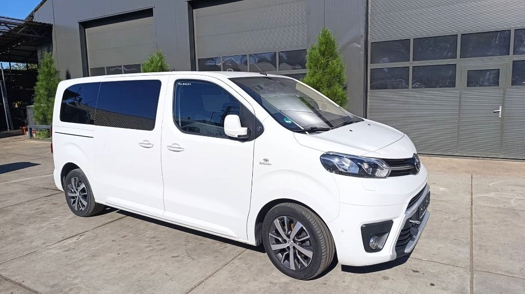 Furgón Toyota Proace 2.0 Van, Kleinbus, 7-Sitzer, Turboschaden: foto 6