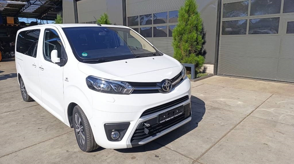 Furgón Toyota Proace 2.0 Van, Kleinbus, 7-Sitzer, Turboschaden: foto 8
