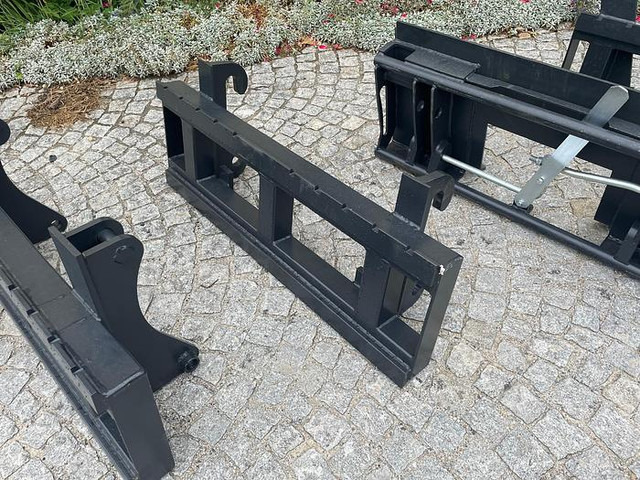 Big Palettengabel 2 t passend zu Volvo L30 Aufnahme - Horquillas para Equipo de manutención: foto 2 Big Palettengabel 2 t passend zu Volvo L30 Aufnahme - Horquillas para Equipo de manutención: foto 2