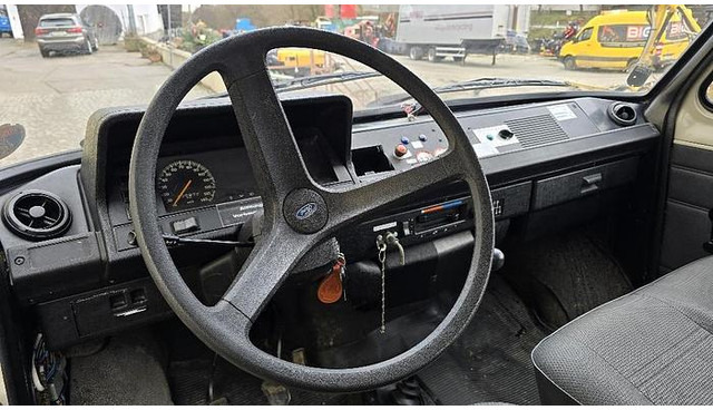 Furgoneta Ford Transit Feuerwehrauto: foto 10 Furgoneta Ford Transit Feuerwehrauto: foto 10