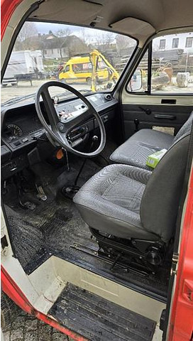 Foto del interior 1: Furgoneta Ford Transit Feuerwehrauto Foto del interior 1: Furgoneta Ford Transit Feuerwehrauto