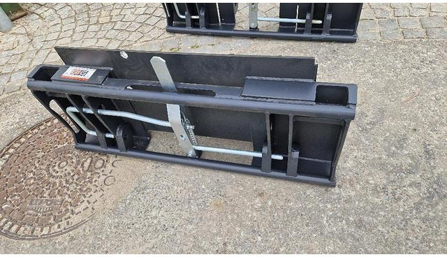 Big Bobcat 90 cm Adapter mit Euro Aufnahme - Implemento: foto 1 Big Bobcat 90 cm Adapter mit Euro Aufnahme - Implemento: foto 1