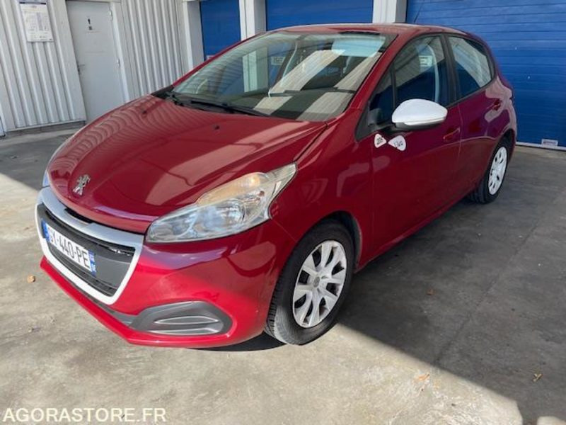 208 LIKE PT 68cv. 11/2016 . 98350 KM - Coche: foto 1 208 LIKE PT 68cv. 11/2016 . 98350 KM - Coche: foto 1
