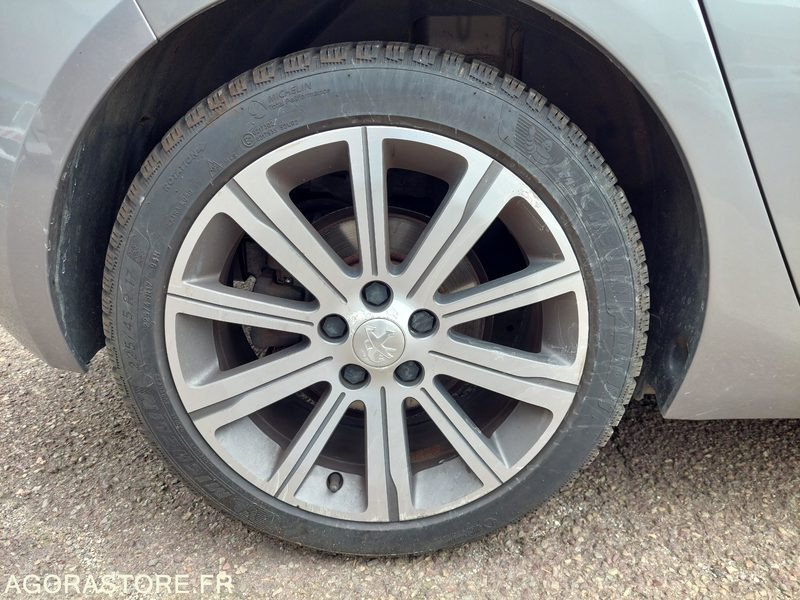 Coche 308 FELINE 2,0L BlueHDi 150 BMV6: foto 9