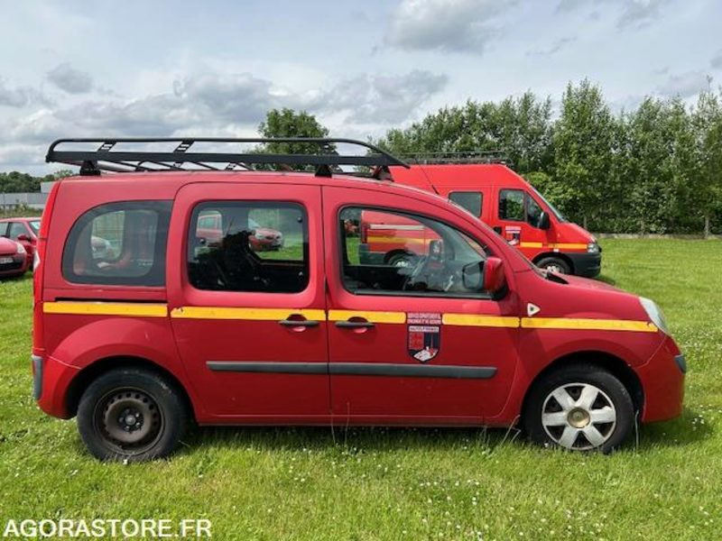 9 / RENAULT KANGOO - VTUL / CH-390-WZ / VL / 13 ans - Furgoneta pequeña: foto 4 9 / RENAULT KANGOO - VTUL / CH-390-WZ / VL / 13 ans - Furgoneta pequeña: foto 4