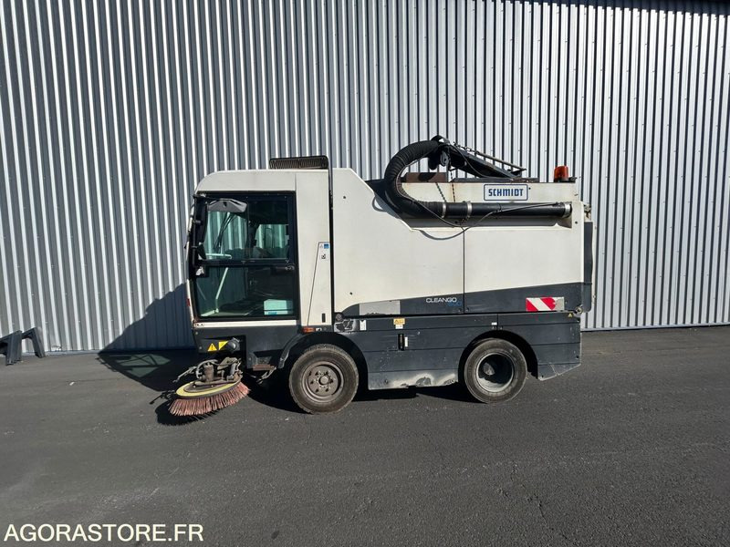 BALAYEUSE DE VOIRIE - SCHMIDT CLEANGO 500 - 2011 - 10 000 HEURES - Barredora vial: foto 5 BALAYEUSE DE VOIRIE - SCHMIDT CLEANGO 500 - 2011 - 10 000 HEURES - Barredora vial: foto 5