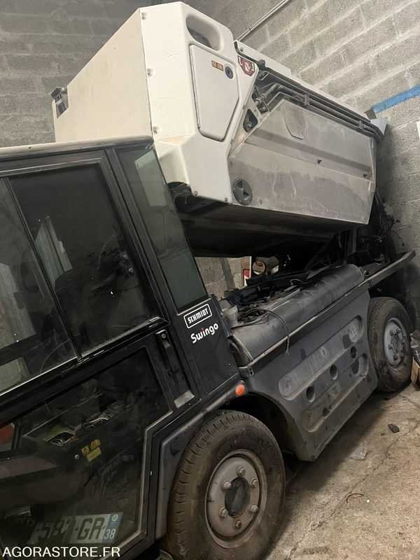 BALAYEUSE SCHMIDT SWINGO 2001+ UNE BALAYEUSE BOSCHUNG 2001 - Barredora vial: foto 3 BALAYEUSE SCHMIDT SWINGO 2001+ UNE BALAYEUSE BOSCHUNG 2001 - Barredora vial: foto 3