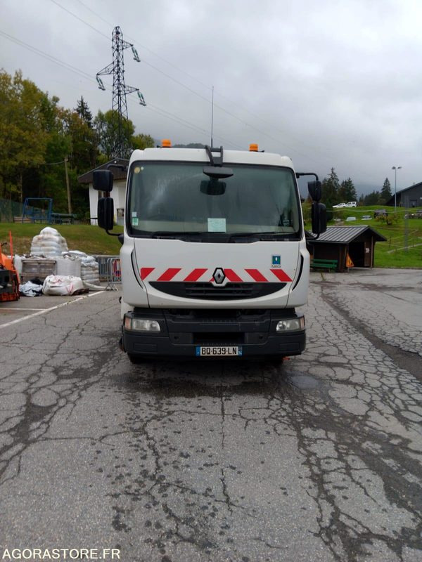 BALAYEUSE de Voiries- RENAULT MIDLUM 220 DXI avec aspiratrice EUROVOIRIE - Barredora vial: foto 1 BALAYEUSE de Voiries- RENAULT MIDLUM 220 DXI avec aspiratrice EUROVOIRIE - Barredora vial: foto 1