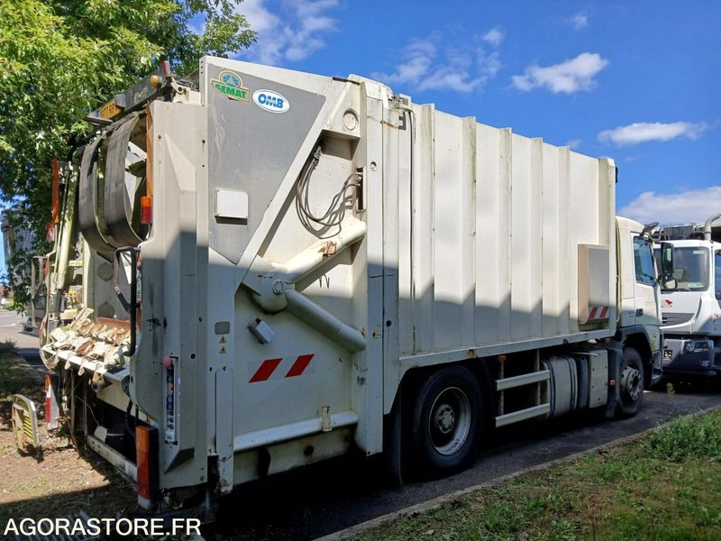 BOM 19 T VOLVO FM 229474 kms 2007 - Camión de basura: foto 3 BOM 19 T VOLVO FM 229474 kms 2007 - Camión de basura: foto 3
