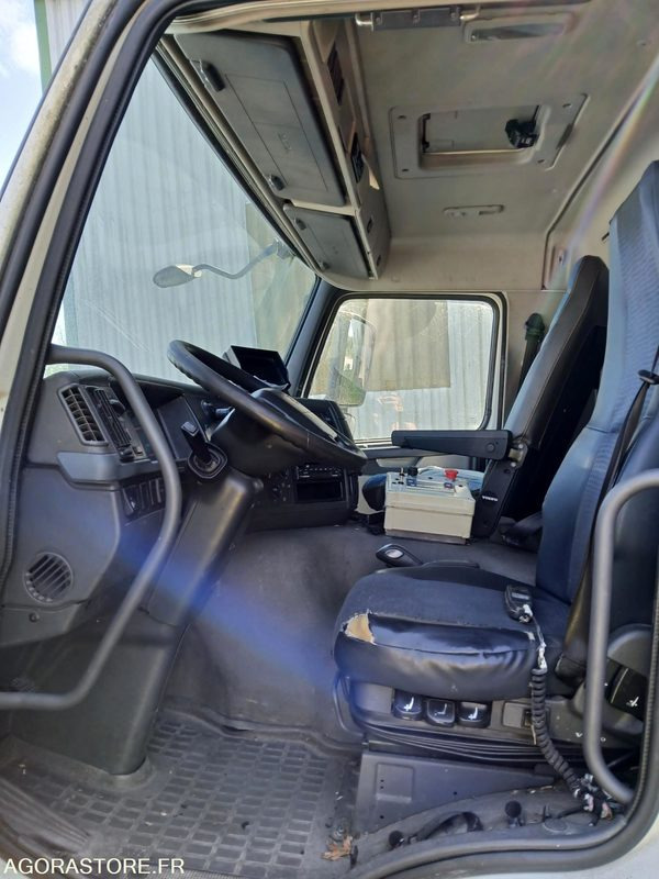 BOM 19 T VOLVO FM 229474 kms 2007 - Camión de basura: foto 5 BOM 19 T VOLVO FM 229474 kms 2007 - Camión de basura: foto 5