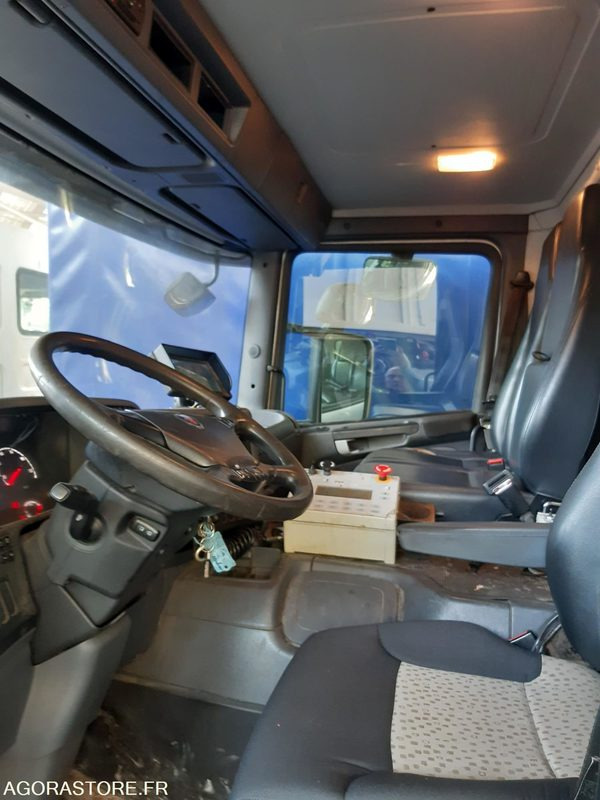 BOM AR SCANIA 19T - SEMAT - R32467 - 182244 kms - Camión de basura: foto 2 BOM AR SCANIA 19T - SEMAT - R32467 - 182244 kms - Camión de basura: foto 2