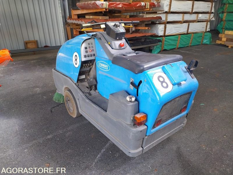 Balayeuse aspiratrice de trottoirs TENNANT LITTER HAWK 4100 - Barredora vial: foto 3 Balayeuse aspiratrice de trottoirs TENNANT LITTER HAWK 4100 - Barredora vial: foto 3