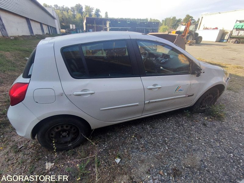 CLIO III 1.5 DCI accidentée 07/2025 - Coche: foto 1 CLIO III 1.5 DCI accidentée 07/2025 - Coche: foto 1