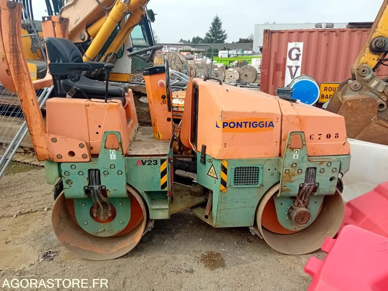 COMPACTEUR TANDEM AMMANN AV23-2 -- 2001 -- ENVIRON 800 HEURES - Rodillo: foto 3 COMPACTEUR TANDEM AMMANN AV23-2 -- 2001 -- ENVIRON 800 HEURES - Rodillo: foto 3