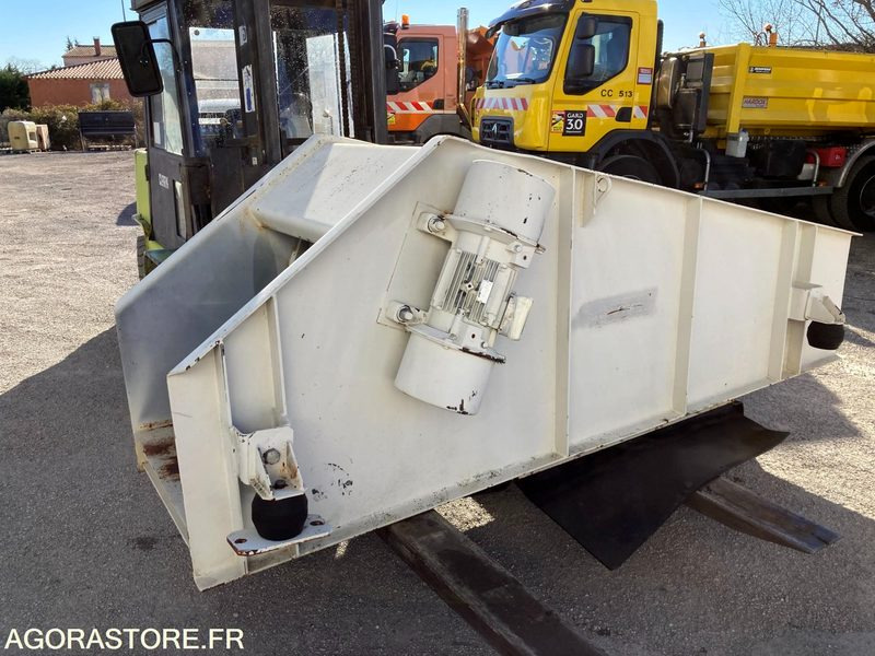 CRIBLE VIBRANT - SCALPEUR - JOEST - NEUF - Cribadora: foto 1 CRIBLE VIBRANT - SCALPEUR - JOEST - NEUF - Cribadora: foto 1