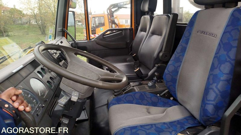 Iveco 180E24 - 2003 - 251793km - 126BCA31 - Cabeza tractora: foto 4 Iveco 180E24 - 2003 - 251793km - 126BCA31 - Cabeza tractora: foto 4