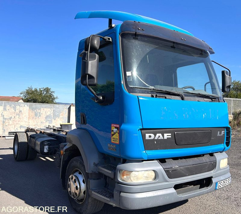 DAF LF 55.220 (6 CYLINDRES CUMMINS) - Camión: foto 1 DAF LF 55.220 (6 CYLINDRES CUMMINS) - Camión: foto 1