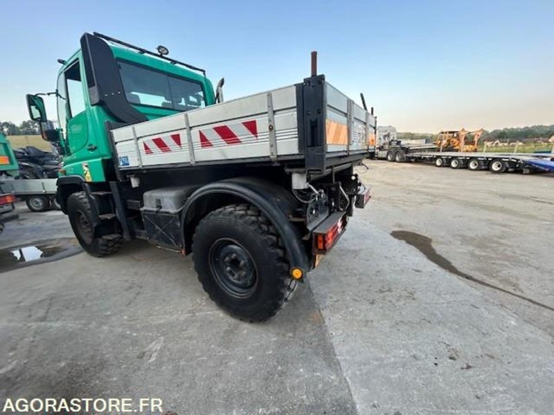 Camión MERCEDES UNIMOG U300C VERSION COMMUNALE 2000 97652 KM: foto 8