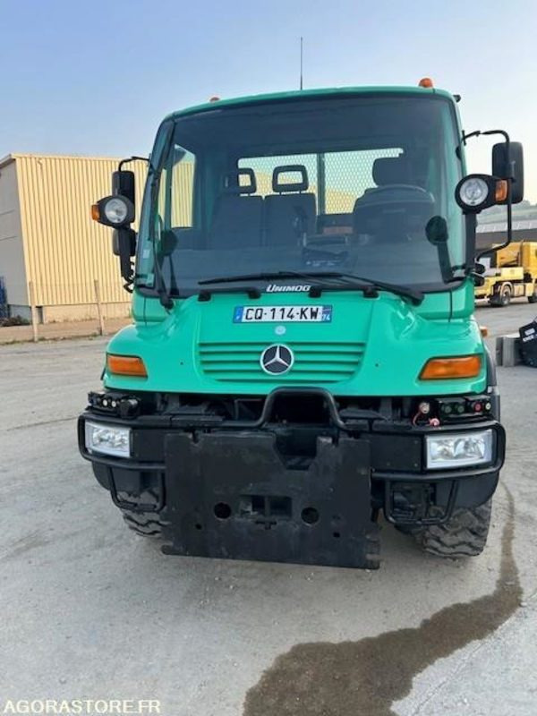 MERCEDES UNIMOG U300C VERSION COMMUNALE 2003 38210 KM + EPAREUSE CMV 450GP - Camión: foto 5 MERCEDES UNIMOG U300C VERSION COMMUNALE 2003 38210 KM + EPAREUSE CMV 450GP - Camión: foto 5