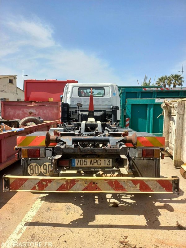 PORTEUR ISUZU 7T5 MOVI GUIMA DE 2005 - 130500 KM (R30427) - Camión: foto 2 PORTEUR ISUZU 7T5 MOVI GUIMA DE 2005 - 130500 KM (R30427) - Camión: foto 2