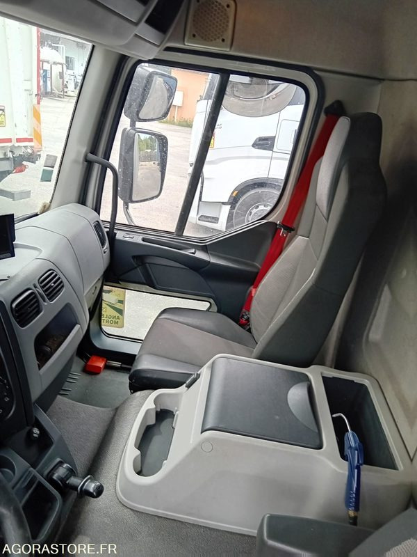 RENAULT - D MED 210 DTI5 - 2014 / 681575 KM (2537) - Camión: foto 5 RENAULT - D MED 210 DTI5 - 2014 / 681575 KM (2537) - Camión: foto 5