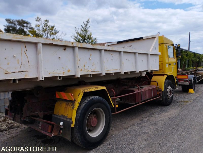 Camion RENAULT AMPLIROLL- 1988 - 838556 KMS - Camión: foto 2 Camion RENAULT AMPLIROLL- 1988 - 838556 KMS - Camión: foto 2