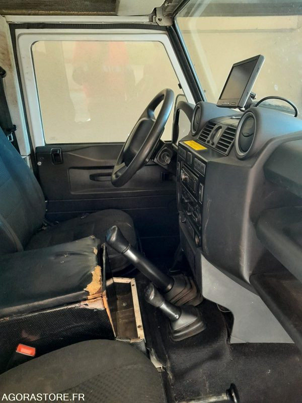 Camion hydrocureur LAND ROVER Defender - 2014 / 142 462 KM - Pick-up: foto 4 Camion hydrocureur LAND ROVER Defender - 2014 / 142 462 KM - Pick-up: foto 4