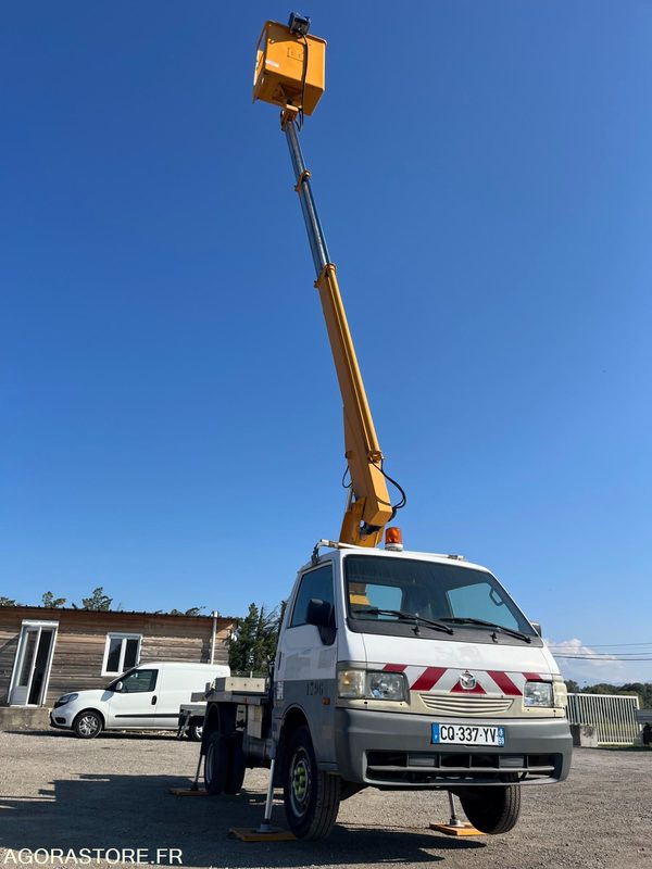 Camion nacelle - VL 3,5 t - Multitel 145 Aluminium – 14,5 m – 74 292 km - Camión con plataforma elevadora: foto 5 Camion nacelle - VL 3,5 t - Multitel 145 Aluminium – 14,5 m – 74 292 km - Camión con plataforma elevadora: foto 5