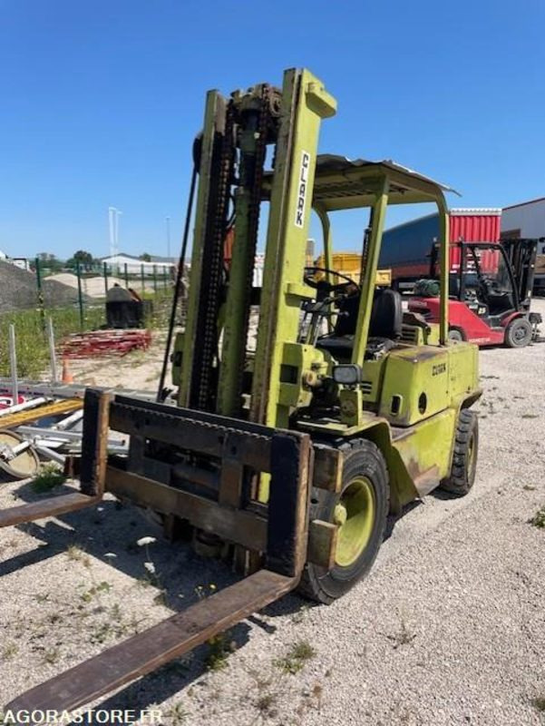 Chariot elevateur Clark 3.5 T - Carretilla elevadora diésel: foto 1 Chariot elevateur Clark 3.5 T - Carretilla elevadora diésel: foto 1