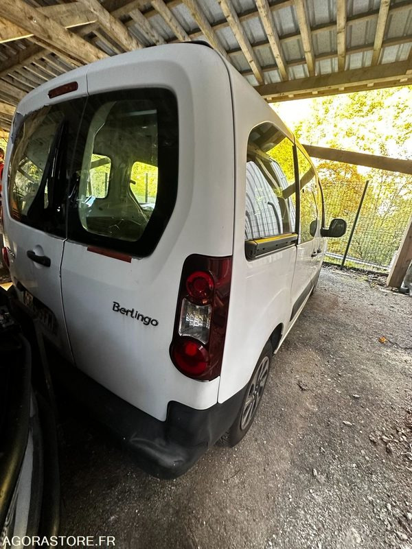 Citroen Berlingo 2012 240000 kms - Furgoneta pequeña: foto 4 Citroen Berlingo 2012 240000 kms - Furgoneta pequeña: foto 4