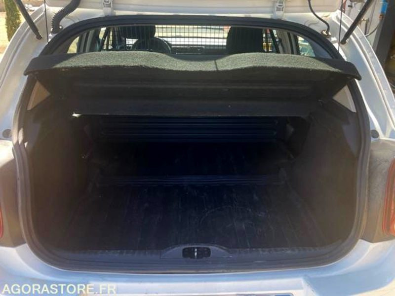 Citroën C3 société blue HDI 100 BVM6 FEEL NAV - Coche: foto 5 Citroën C3 société blue HDI 100 BVM6 FEEL NAV - Coche: foto 5
