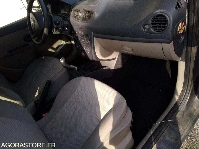Clio 1.5 dci 1er main du 10.07.2007 131100kms type MRE5222EF558 - Coche: foto 5 Clio 1.5 dci 1er main du 10.07.2007 131100kms type MRE5222EF558 - Coche: foto 5