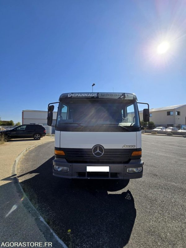 Dépanneuse Mercedes 1223 MOTEUR ECHANGE STANDARD 8O.000 - Grua de remolque autos: foto 3 Dépanneuse Mercedes 1223 MOTEUR ECHANGE STANDARD 8O.000 - Grua de remolque autos: foto 3