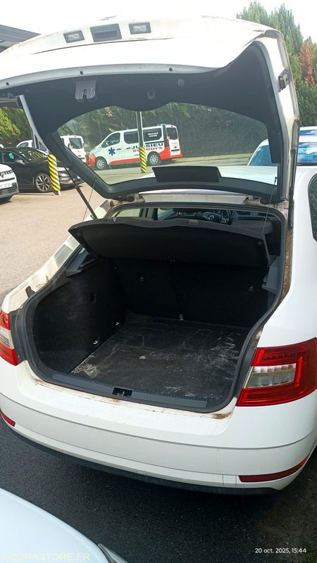 EP-729-TL - Non Roulant - SKODA OCTAVIA - VP - 349 390 Kms - Coche: foto 5 EP-729-TL - Non Roulant - SKODA OCTAVIA - VP - 349 390 Kms - Coche: foto 5