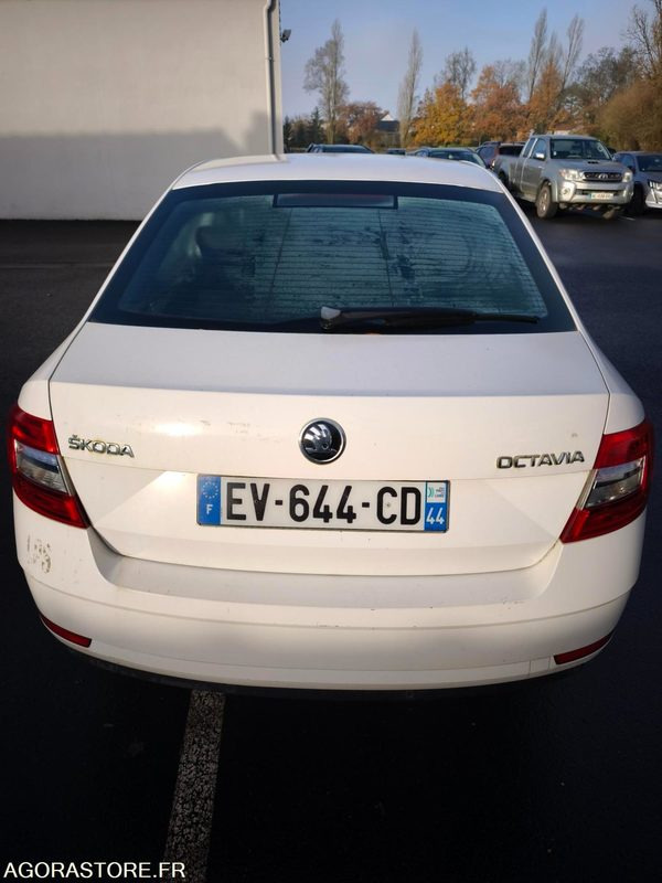EV-644-CD - Non Roulant - SKODA OCTAVIA - VP - 339 260 Kms - Coche: foto 4 EV-644-CD - Non Roulant - SKODA OCTAVIA - VP - 339 260 Kms - Coche: foto 4