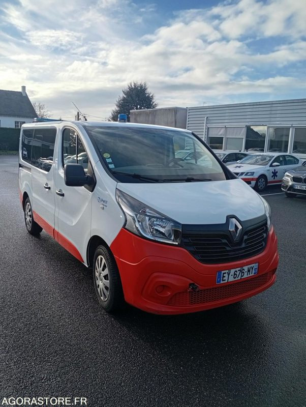 EY-676-MY - Non Roulant - RENAULT TRAFIC - VASP - 321 000 Kms - Ambulancia: foto 2 EY-676-MY - Non Roulant - RENAULT TRAFIC - VASP - 321 000 Kms - Ambulancia: foto 2