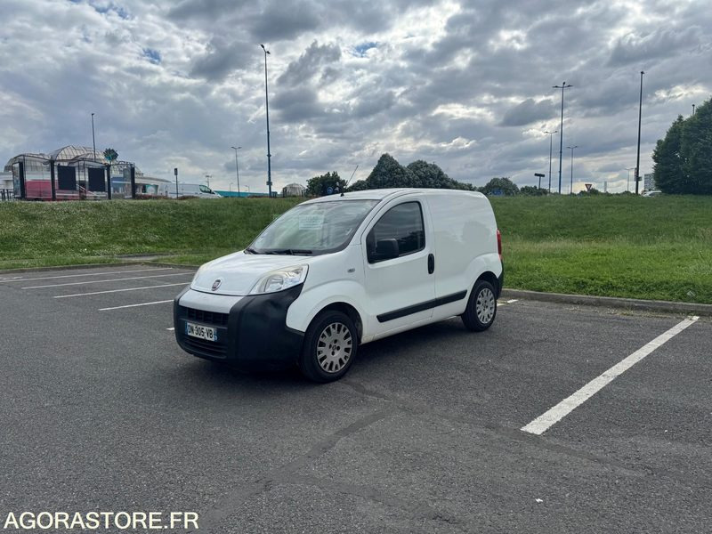FIAT FIORINO 140 000 KM ANNÉE 2015 - Furgoneta pequeña: foto 2 FIAT FIORINO 140 000 KM ANNÉE 2015 - Furgoneta pequeña: foto 2