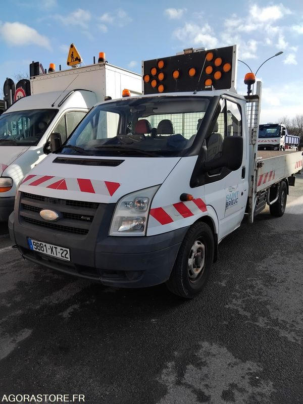 FORD Transit Plateau - Furgoneta basculante: foto 1 FORD Transit Plateau - Furgoneta basculante: foto 1