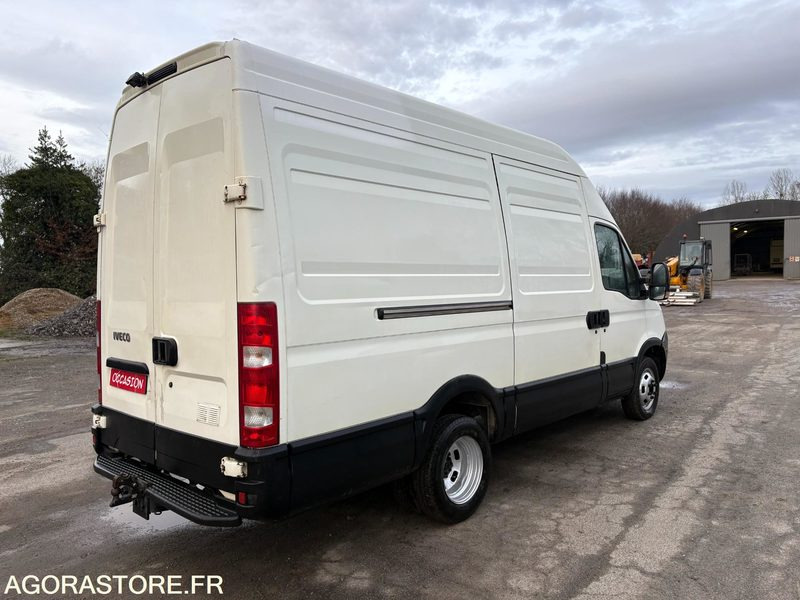 FOURGON IVECO DAILY 180 CV - 2011 - 195 600 KMS - Furgón: foto 5 FOURGON IVECO DAILY 180 CV - 2011 - 195 600 KMS - Furgón: foto 5