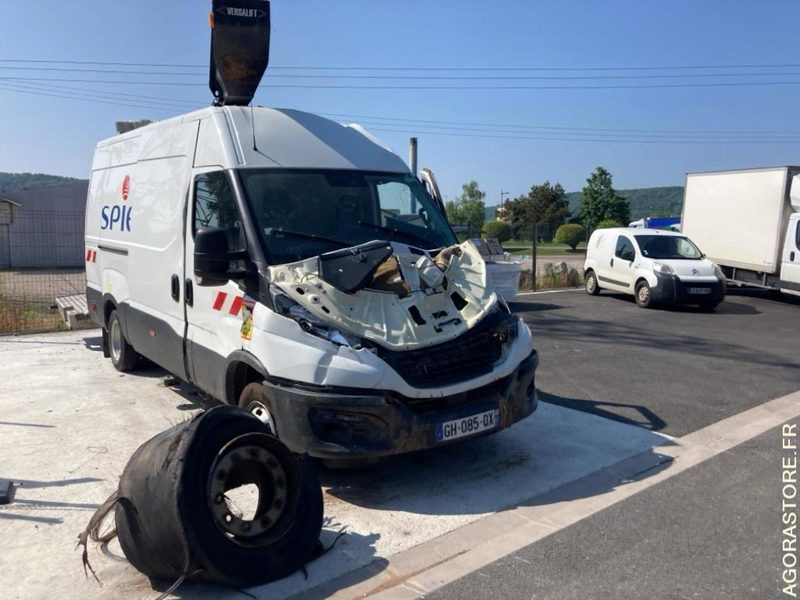 IVECO DAILY 50C18 NACELLE VERSALIFT - Furgoneta: foto 1 IVECO DAILY 50C18 NACELLE VERSALIFT - Furgoneta: foto 1