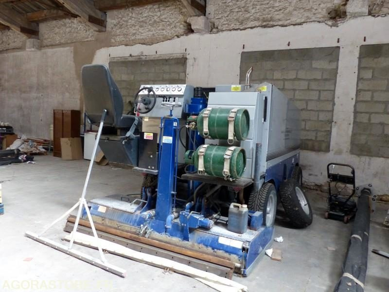 Surfaceuse a glace Olympia 2000 en trés bon état - 5600 heures - Furgoneta: foto 3 Surfaceuse a glace Olympia 2000 en trés bon état - 5600 heures - Furgoneta: foto 3