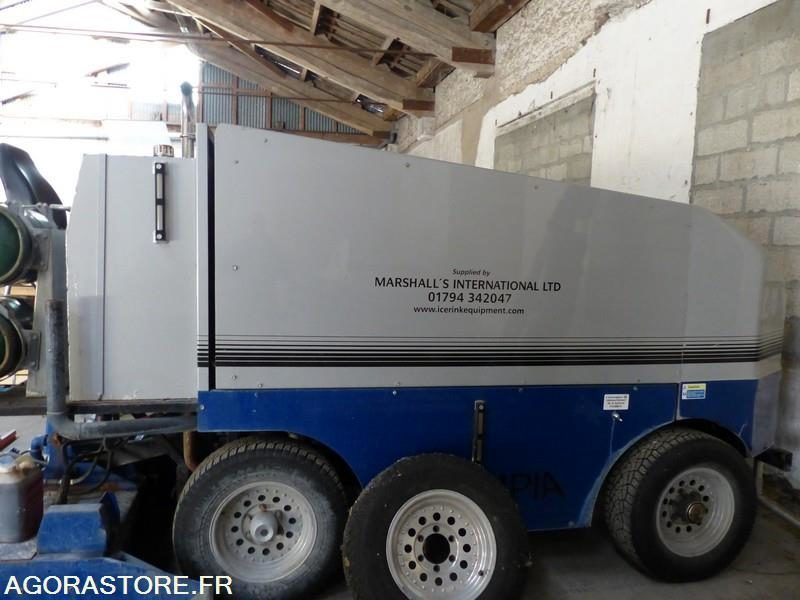Surfaceuse a glace Olympia 2000 en trés bon état - 5600 heures - Furgoneta: foto 1 Surfaceuse a glace Olympia 2000 en trés bon état - 5600 heures - Furgoneta: foto 1