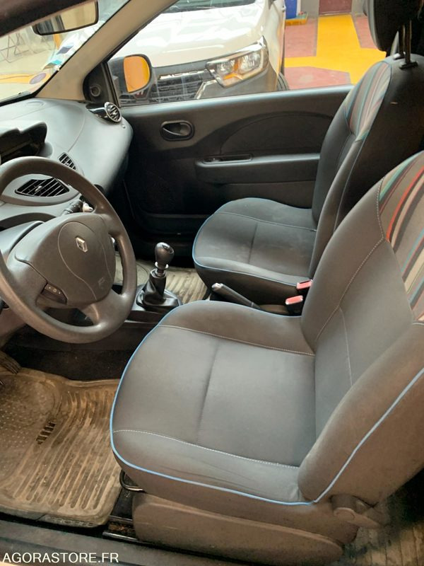 GDF RENAULT TWINGO CQ-331-HF - Coche: foto 4 GDF RENAULT TWINGO CQ-331-HF - Coche: foto 4