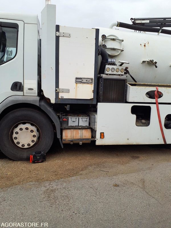 HYDROCUREUR 19T RIVARD - 2004 / 262 122 KM - Limpieza de alcantarillado: foto 4 HYDROCUREUR 19T RIVARD - 2004 / 262 122 KM - Limpieza de alcantarillado: foto 4